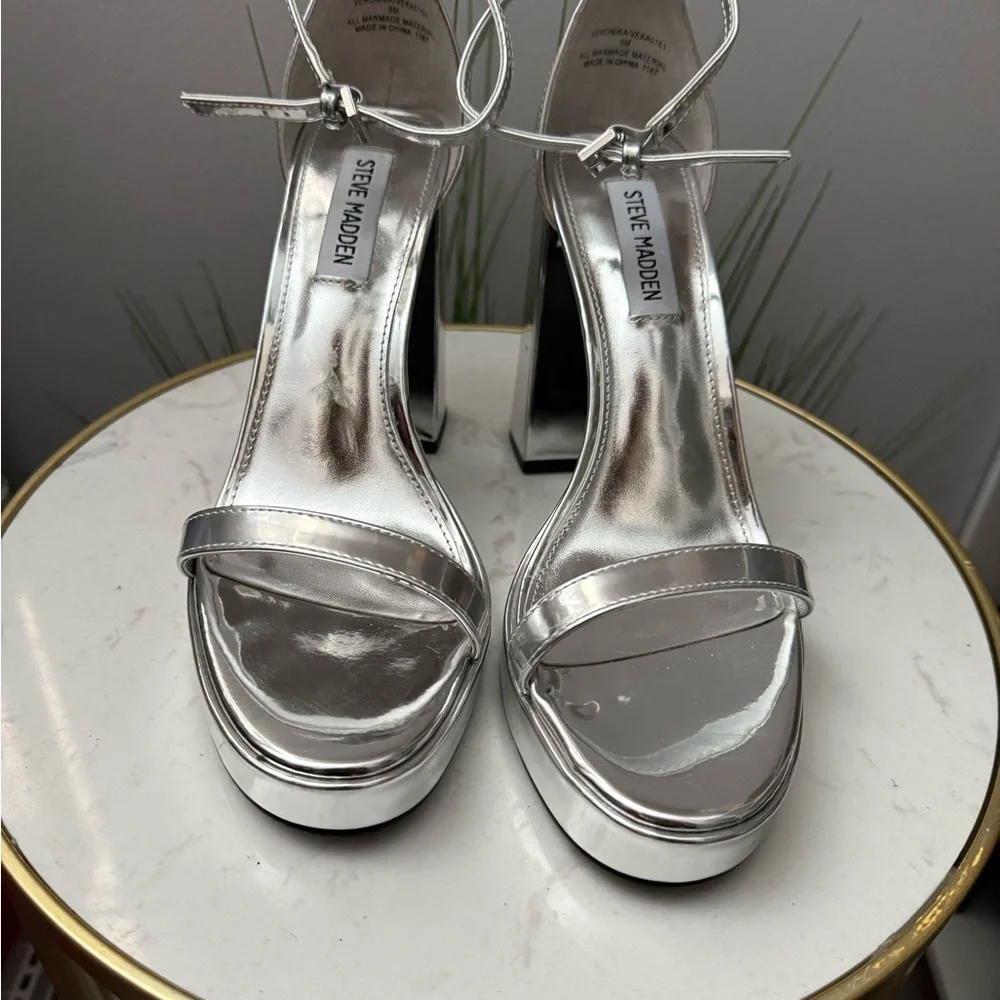 Steve Madden Silver Platform Block  Heels NWOB - Picture 3 of 3